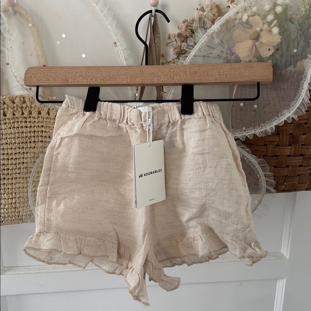 Cream Ruffle Linen Shorts - Picture 2 of 6